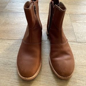 Ahnu Octavia brown Leather Ankle Boots (Brandy color) size 6.5